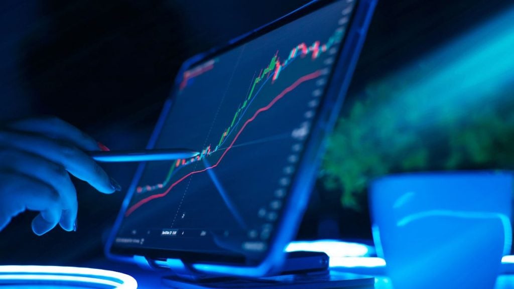 Wat is een call-optie? Leer hoe koopopties werken, wat je risico is en hoe je winst maakt met praktijkvoorbeelden en strategieën.